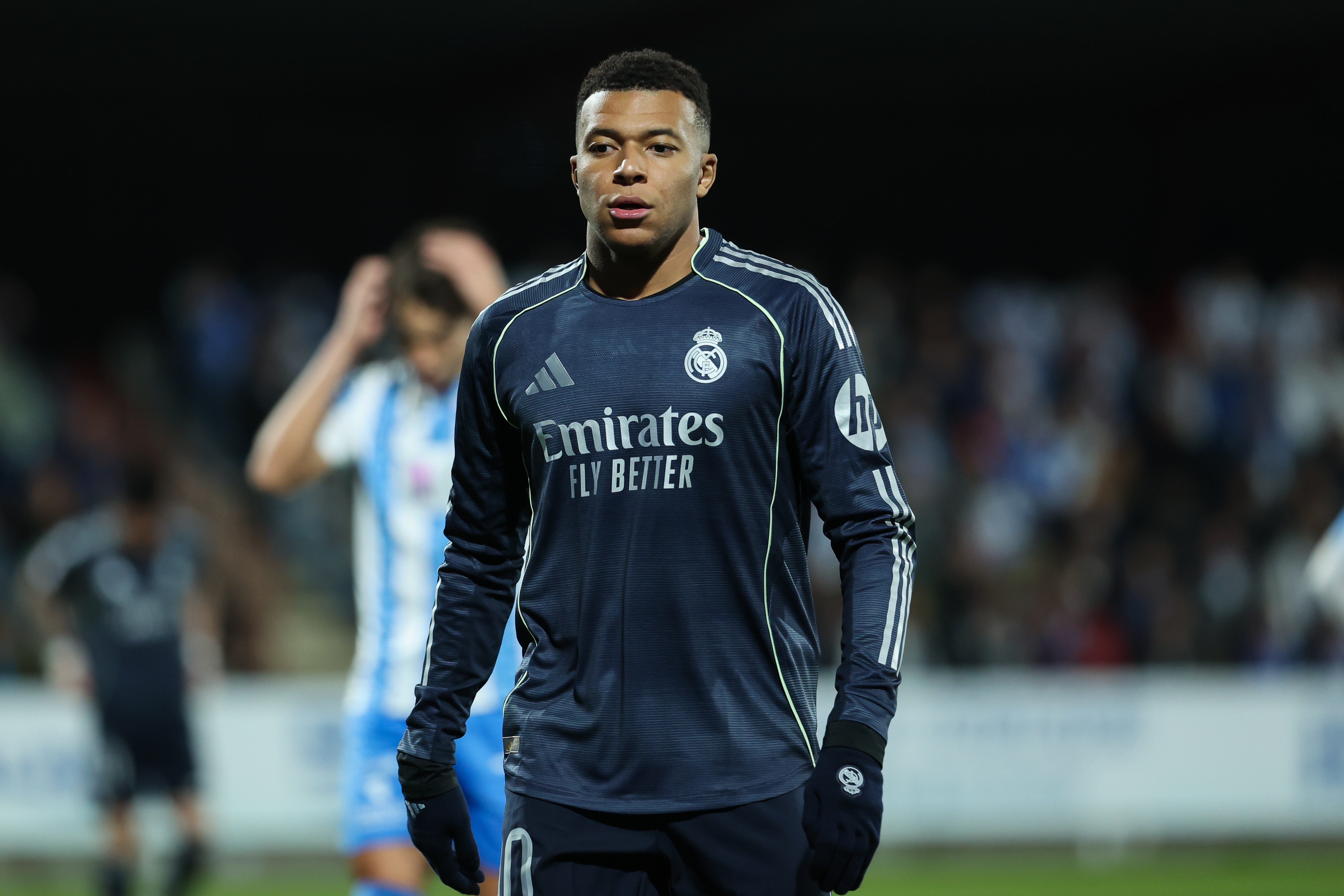 星空体育官网-队报：姆巴佩通过法警向巴黎追讨590万欧欠薪，可申请冻结财产